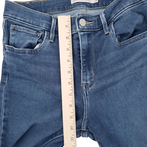Levi's Jeans Women's Size 28 720 High Rise Super Skinny Stretch Medium Wash - Picture 9 of 9